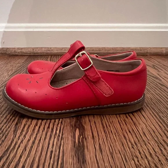 Footmates size 10, red shoes - Picture 5 of 5